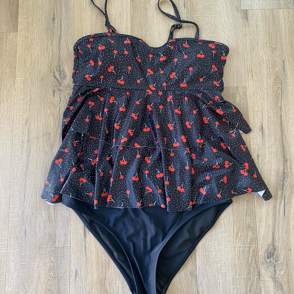 Elegant Black and Red Women's One-Piece Swimsuit